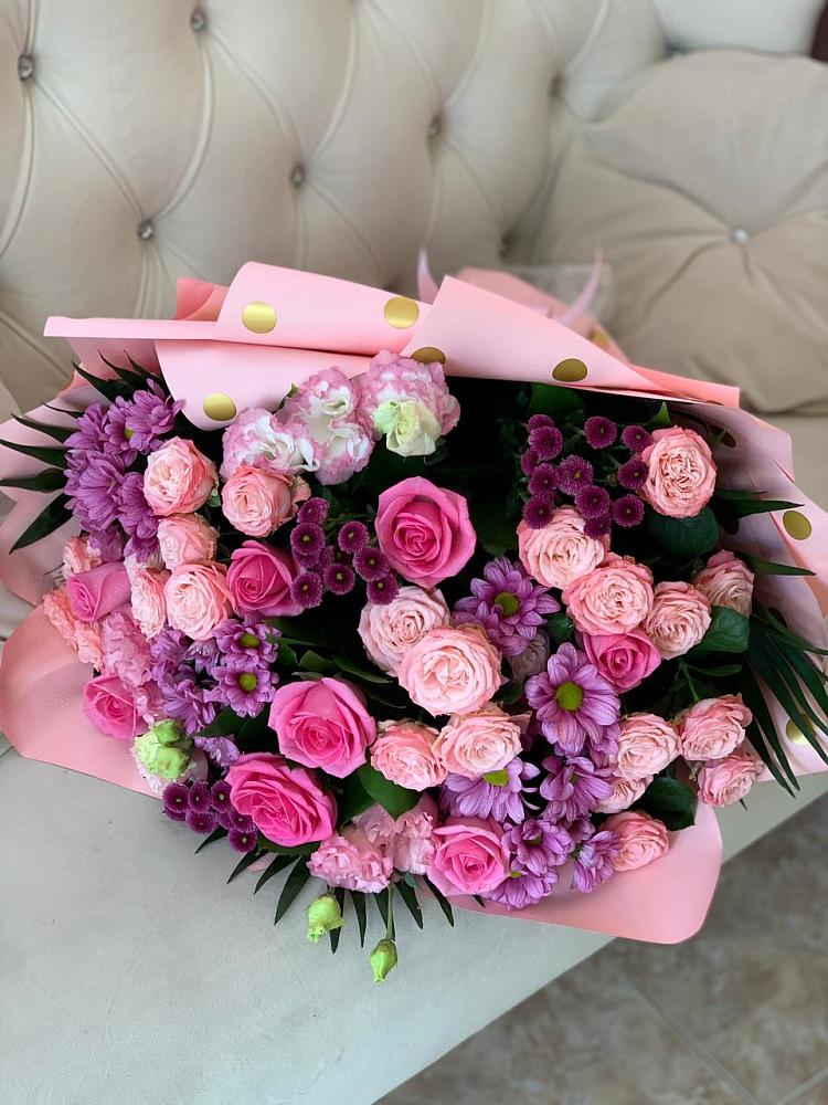 Букет цветов из: Хризантемы, Розы и Лизиантусы в Зилаир