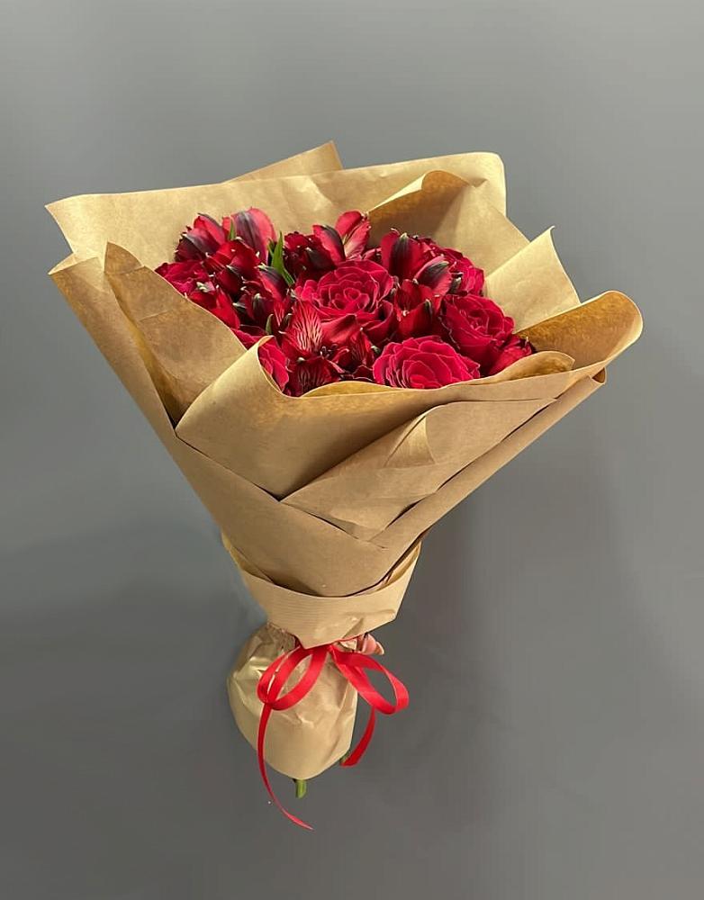 Букет цветов из: Альстромерии и Розы в Зилаир