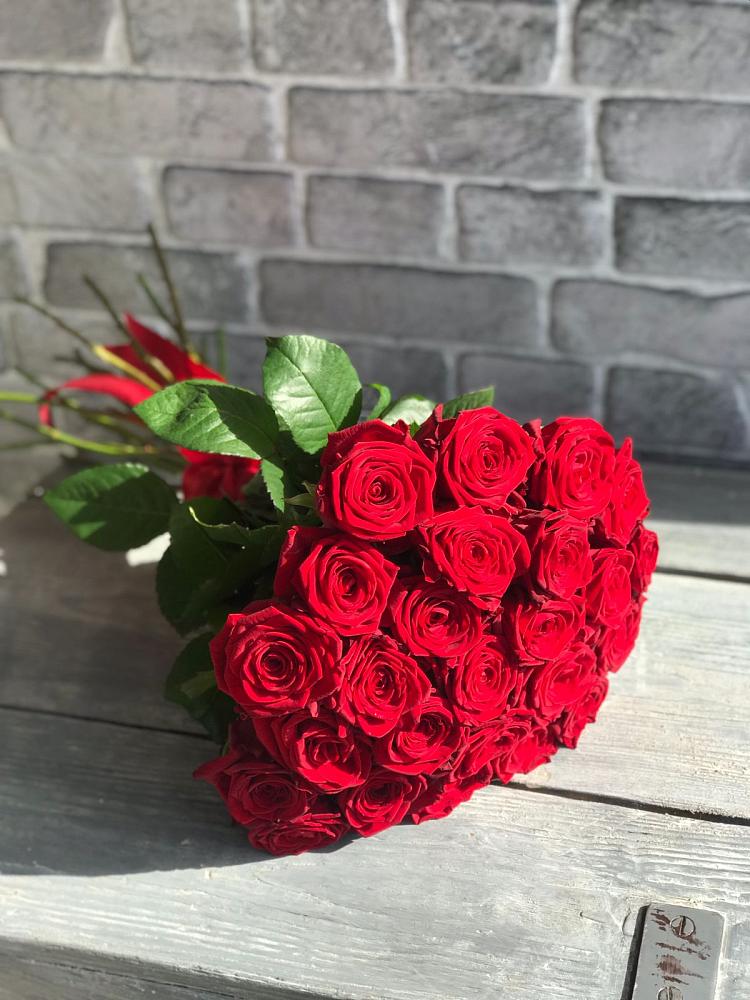 Букет Красные розы Фридом в Зилаир