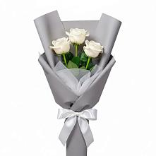 Букет 3 белые розы в Зилаир