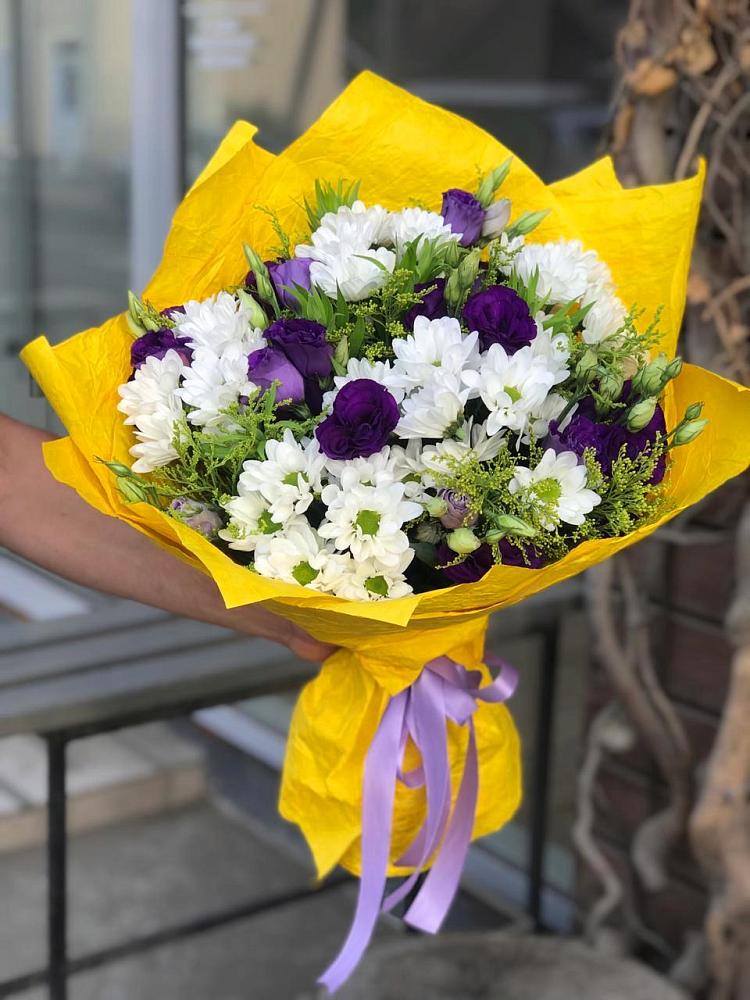 Букет цветов из: Ирисы, Хризантемы и Ромашки в Зилаир