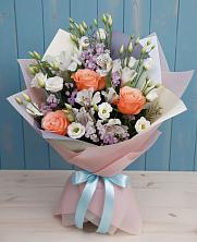 Букет цветов из:  Лизиантусы, Розы, Альстромерии и Гипсофила в Зилаир