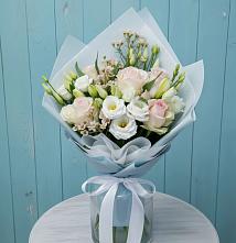 Букет цветов из:  Розы и Лизиантусы в Зилаир