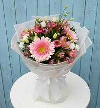 Букет цветов из:  Герберы, Альстромерии и Лизиантусы в Зилаир
