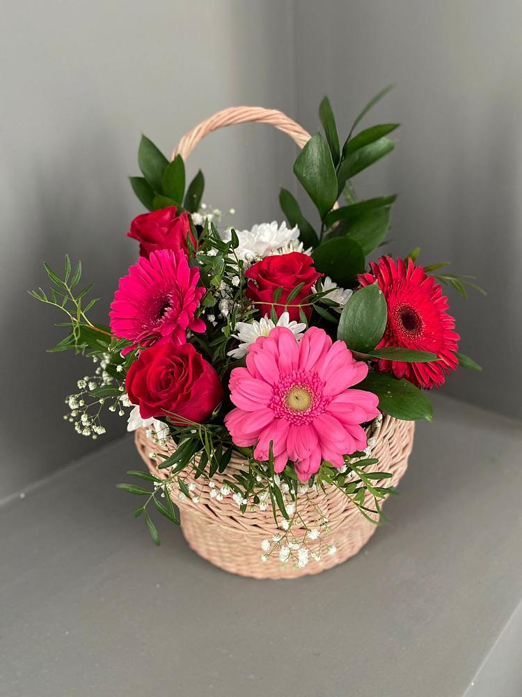 Цветочная композиция из Розы, Хризантемы и Герберы в корзине в Зилаир