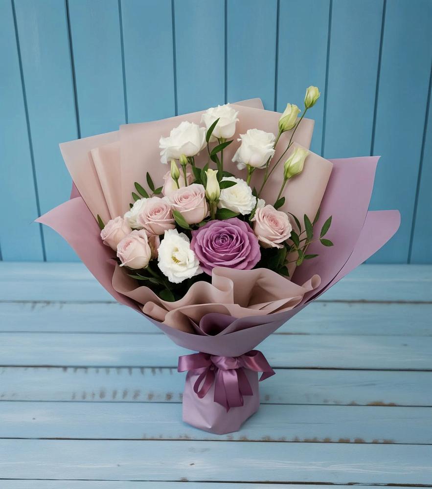 Букет цветов из: Розы и Лизиантусы в Зилаир